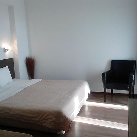 Prenociste Konstantin 2008 Hotel Nis Phòng bức ảnh