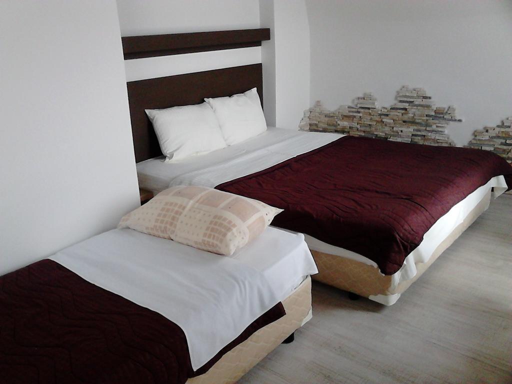 Prenociste Konstantin 2008 Hotel Nis Phòng bức ảnh