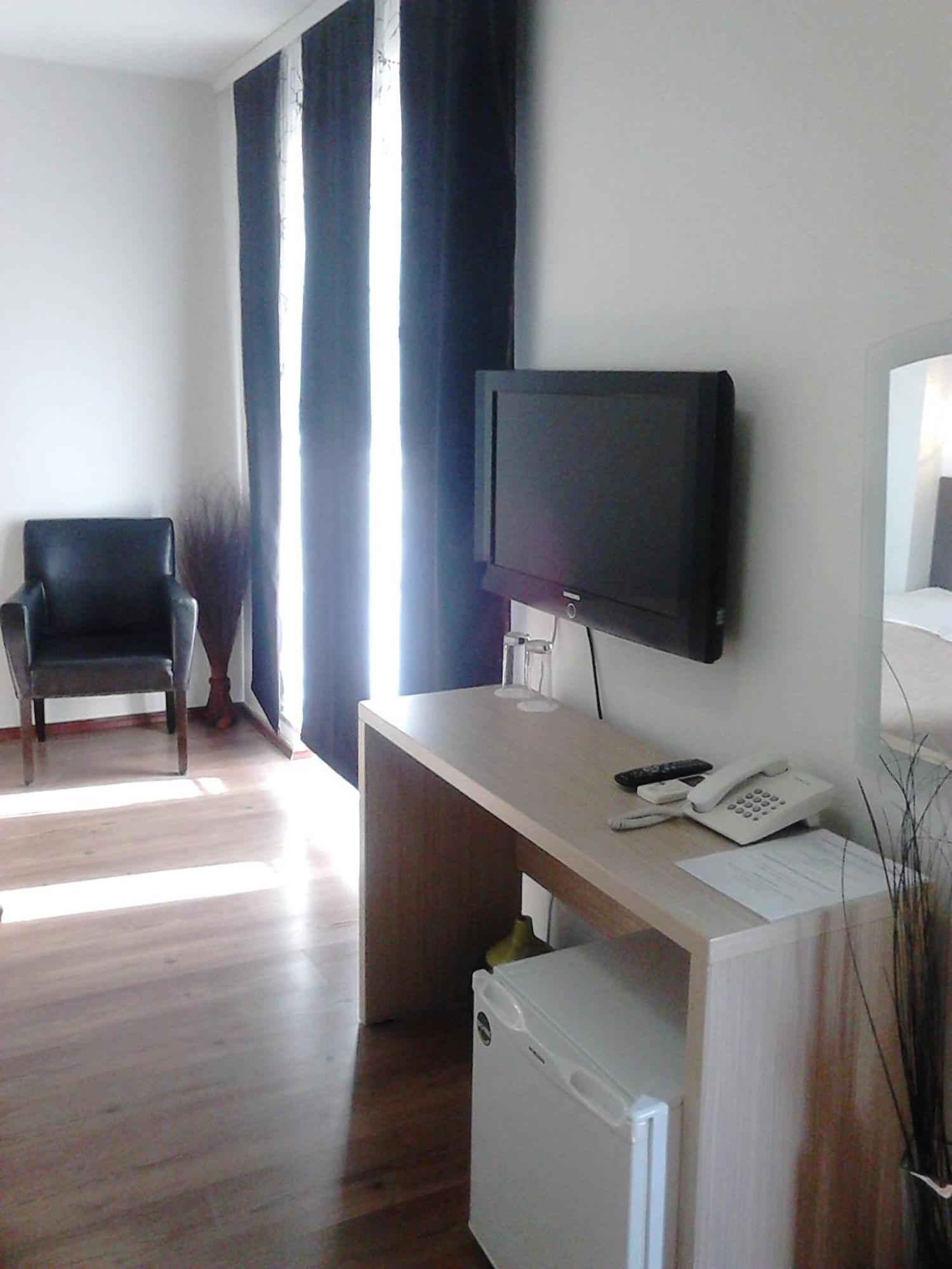 Prenociste Konstantin 2008 Hotel Nis Phòng bức ảnh