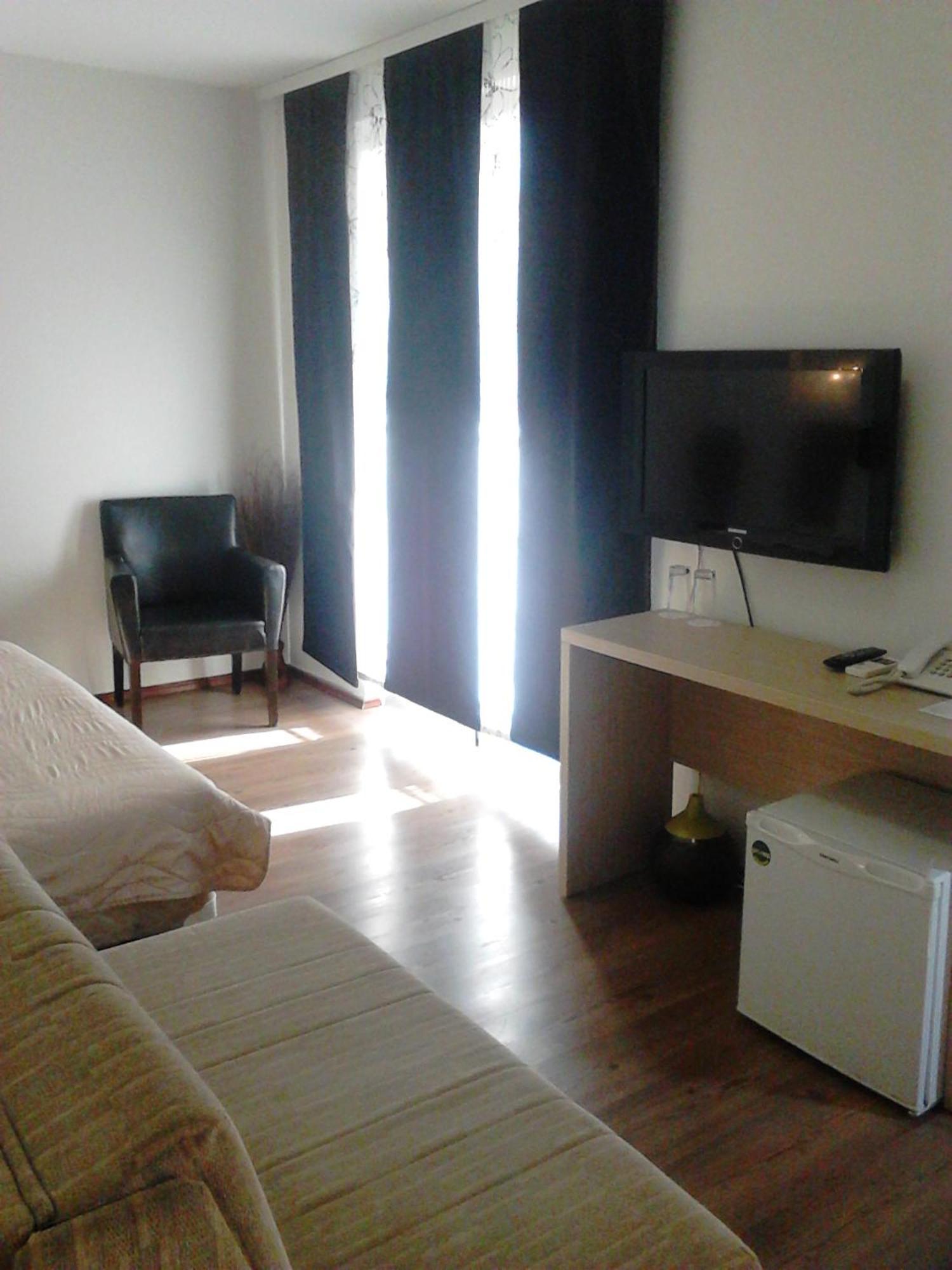Prenociste Konstantin 2008 Hotel Nis Phòng bức ảnh