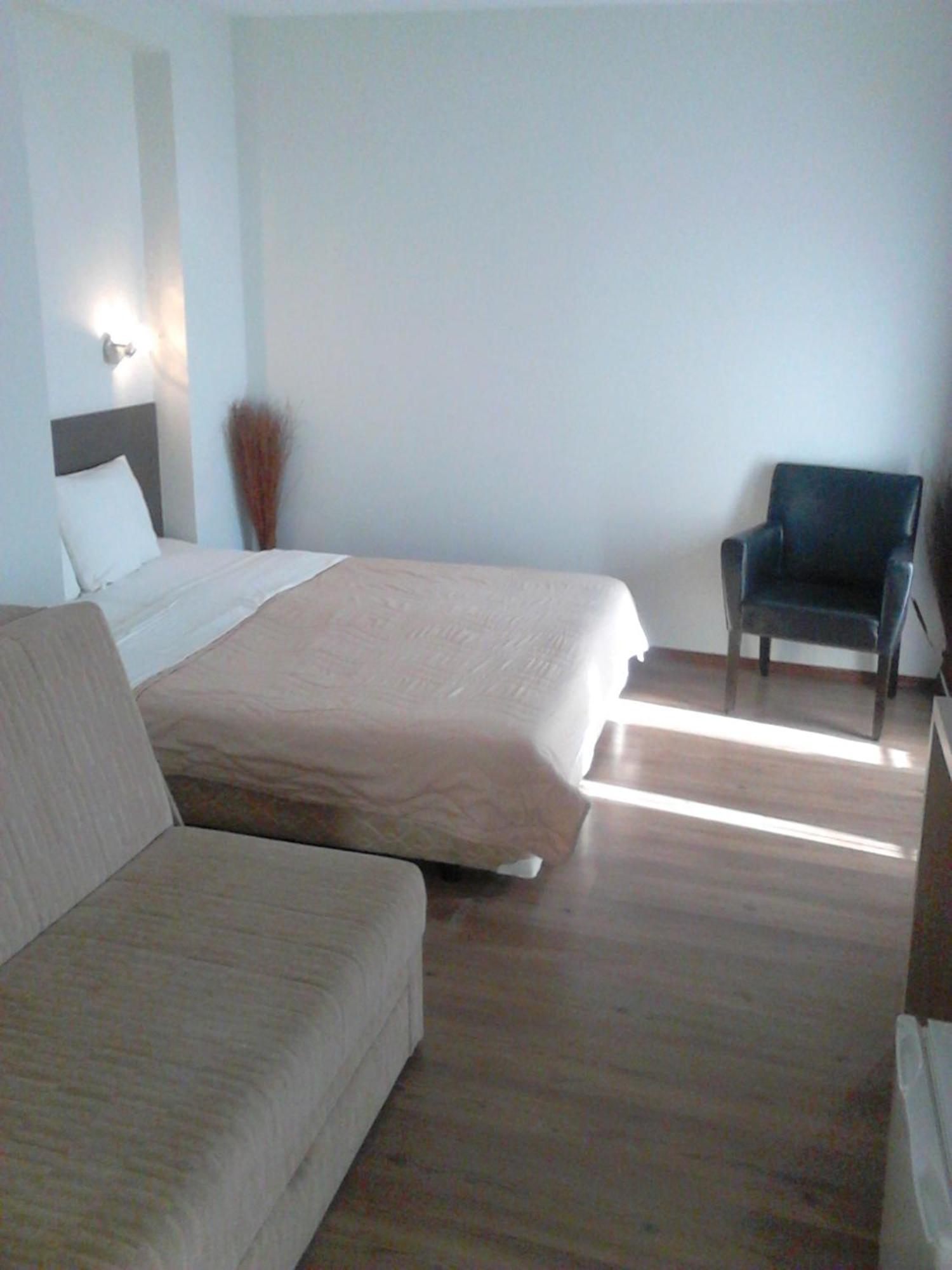 Prenociste Konstantin 2008 Hotel Nis Phòng bức ảnh